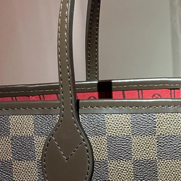 Louis Vuitton Neverfull MM - Picture 11 of 12